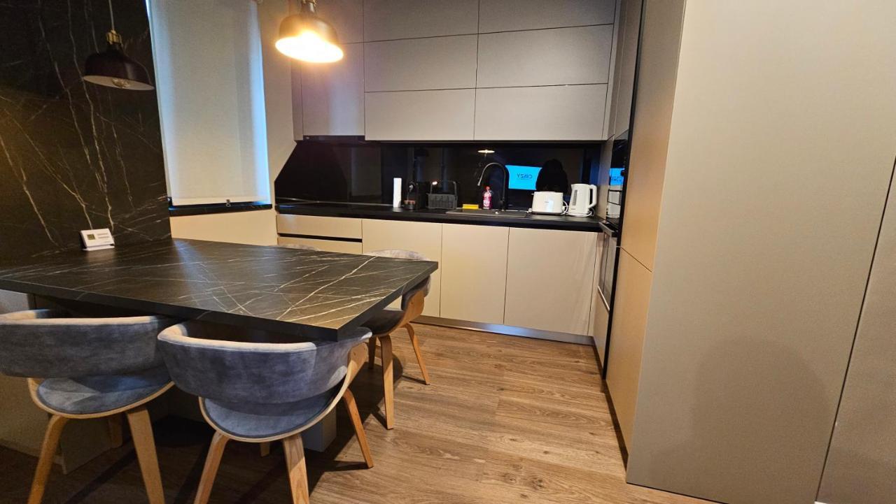 Deluxe Cozy Studios On Central M Eminescu Street #Тиргу-Муреш Екстер'єр фото