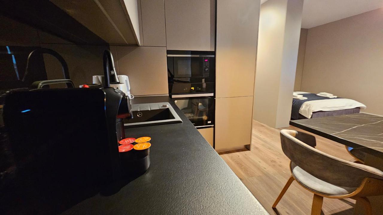 Deluxe Cozy Studios On Central M Eminescu Street #Тиргу-Муреш Екстер'єр фото